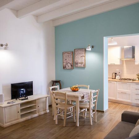 Color Apartment Monopoli Eksteriør billede