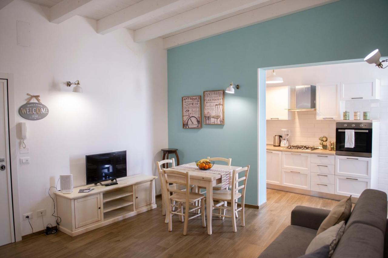 Color Apartment Monopoli Eksteriør billede