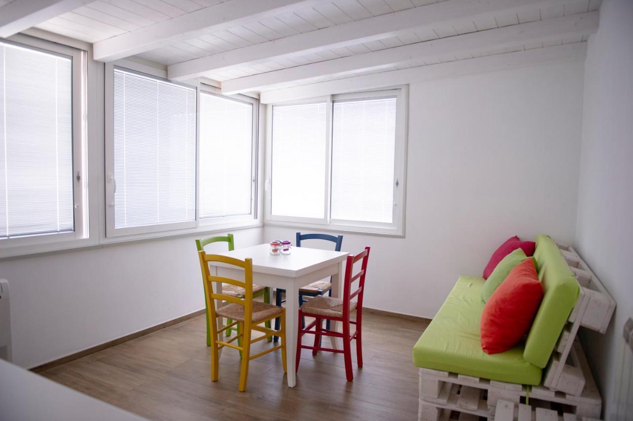 Color Apartment Monopoli Eksteriør billede